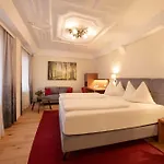 Mader Otel