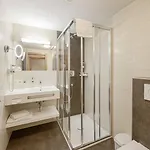 Mader Otel 4*