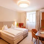 Otel Mader